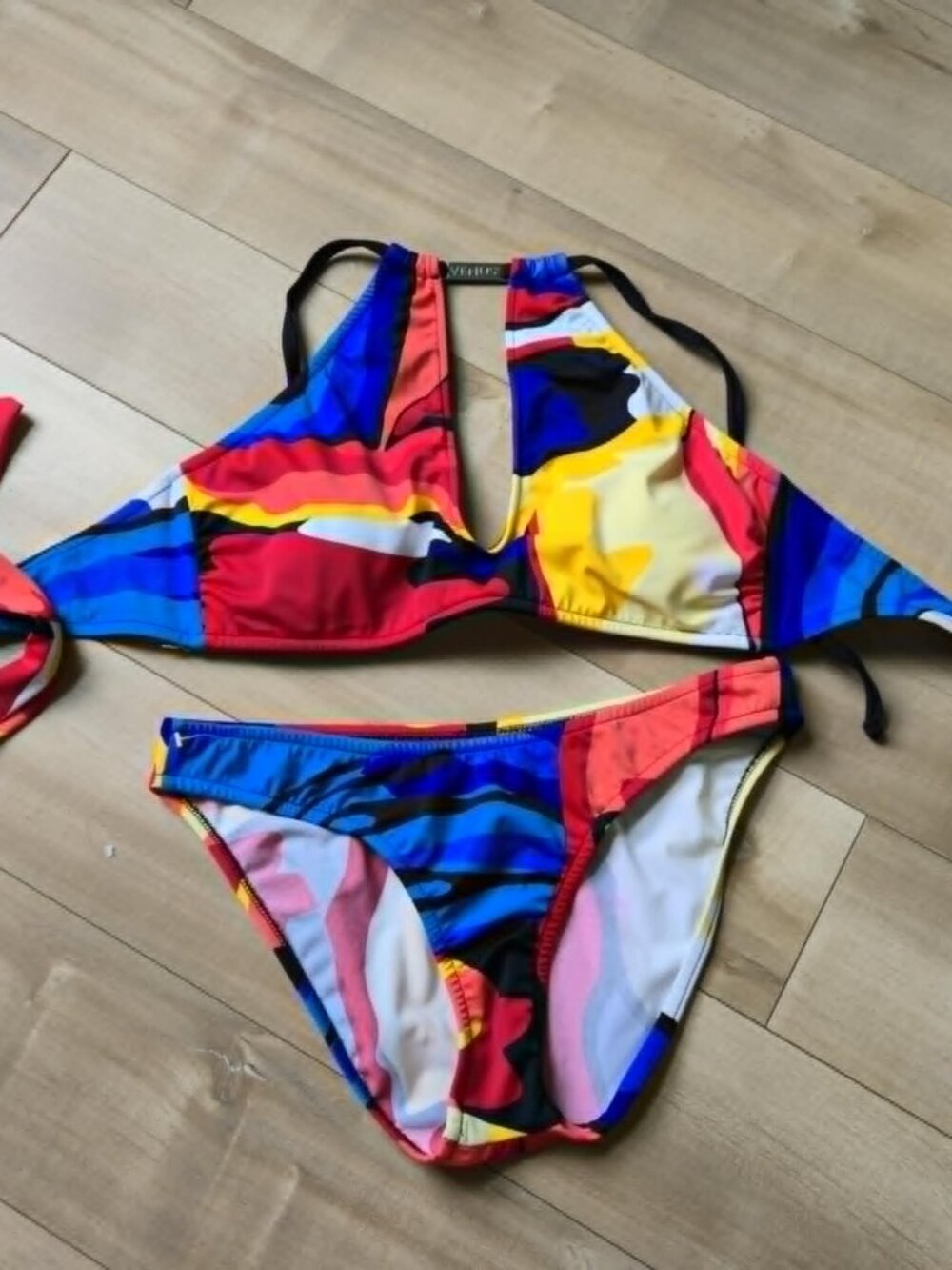 VENUS Abstract Print Bikini Set Size Small / 4 | Colorful Halter Swimwear